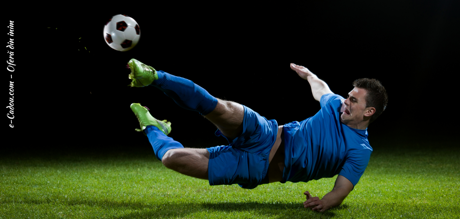 Cană personalizată fotbal cu poză și nume sau text CPF10012, culoare neagra, eCADOU
