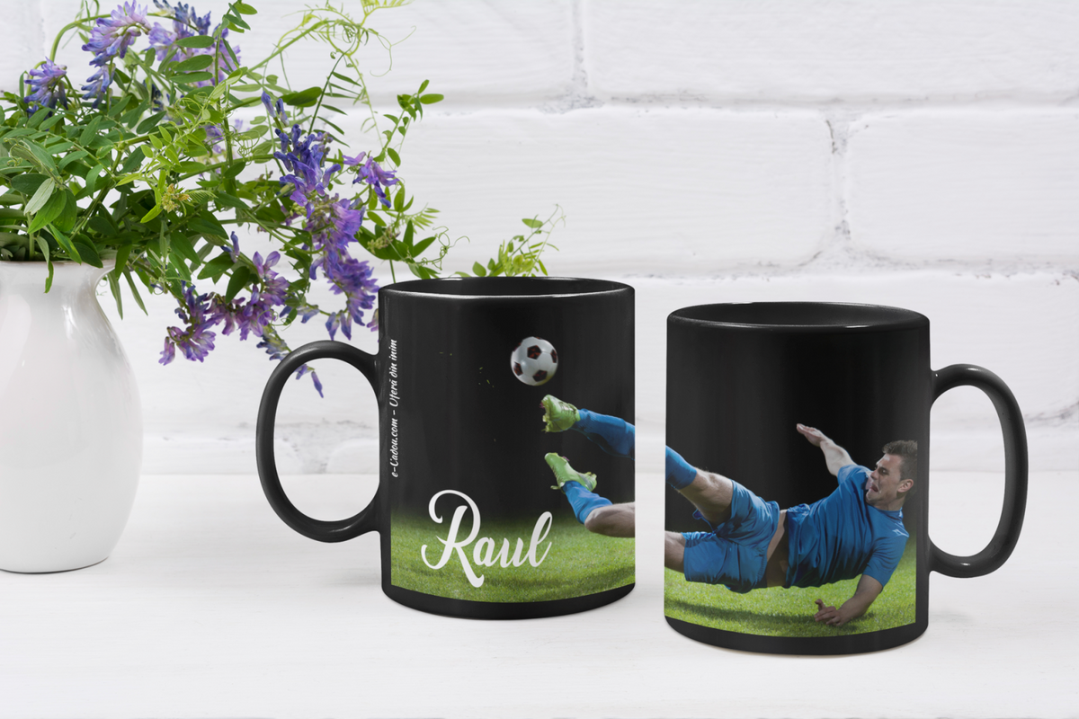 Cană personalizată fotbal cu poză și nume sau text CPF10012, culoare neagra, eCADOU
