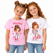 Tricou personalizat Mică Doctoriță cu numele Miruna – fotografie principală pe fundal alb