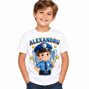 Tricou alb pentru băieți cu polițist și numele Alexandru – imagine 1
