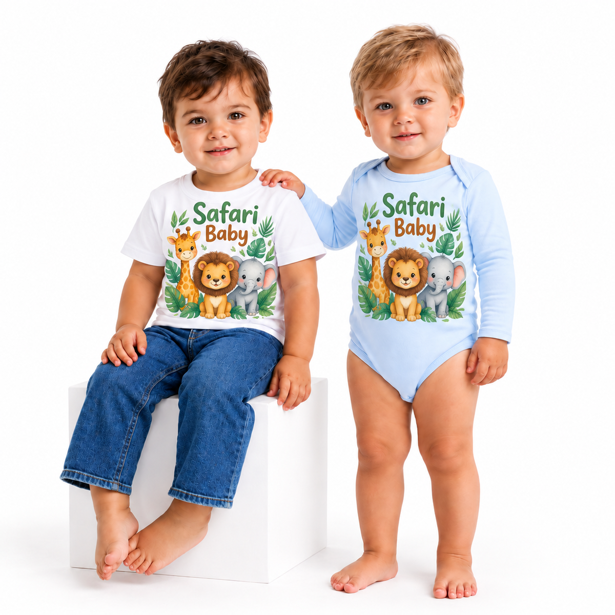 Body și tricou personalizat pentru bebeluși Safari Baby – fundal alb