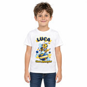 Tricou personalizat Clasa Albinuțelor – Albinuța Exploratoare – Model 02 – Imagine principală pe fundal alb, imprimeu centrat și coborât