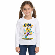 Tricou personalizat Clasa Albinuțelor – Albinuța Cercetătoare – Model 09 – Imagine principală pe fundal alb, imprimeu centrat și coborât