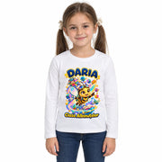 Tricou personalizat Clasa Albinuțelor – Albinuța Spațială – Model 13 – Imagine principală pe fundal alb, imprimeu centrat și coborât