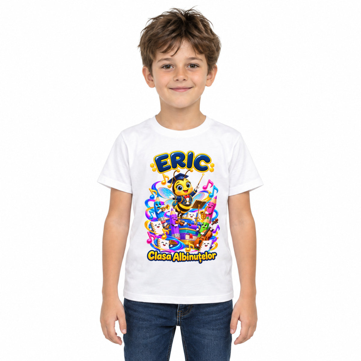 Tricou personalizat Clasa Albinuțelor – Albinuța Muzicală – Model 16 – Imagine principală pe fundal alb, imprimeu centrat și coborât
