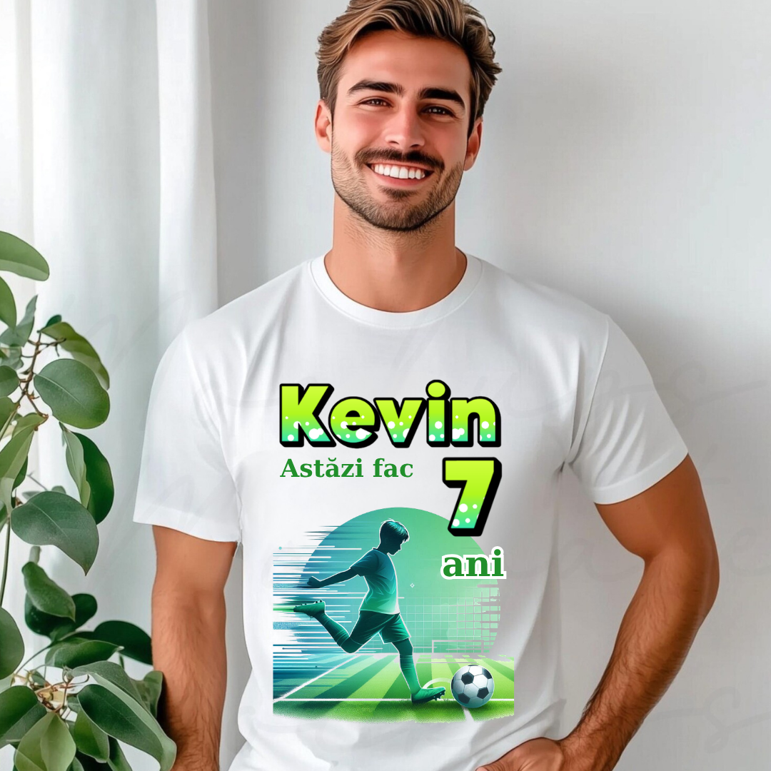Tricou personalizat aniversar Fotbaliști - Cadou Perfect pentru Iubitorii de Fotbal
