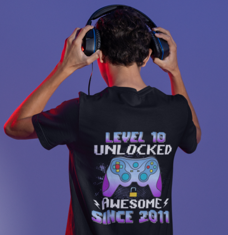 Tricou personalizat aniversar Level 10 Unlocked Awesome Since