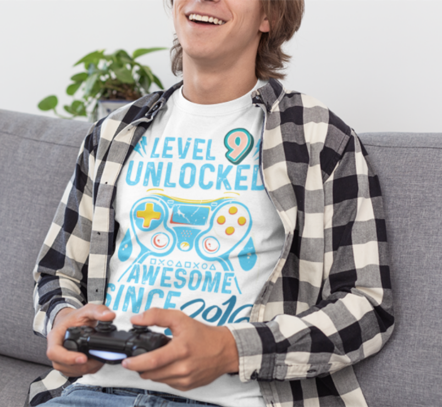 Tricou personalizat aniversar Level 9 Unlocked Awesome Since