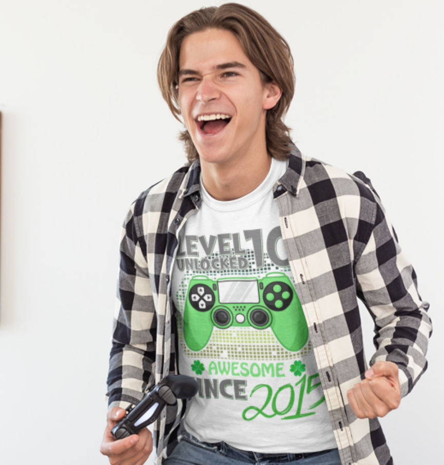 Tricou personalizat aniversar Level 9 Unlocked Awesome Since