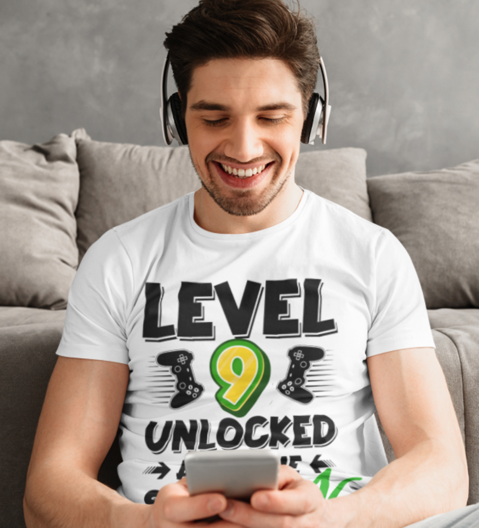 Tricou personalizat aniversar Level 10 Unlocked Awesome Since