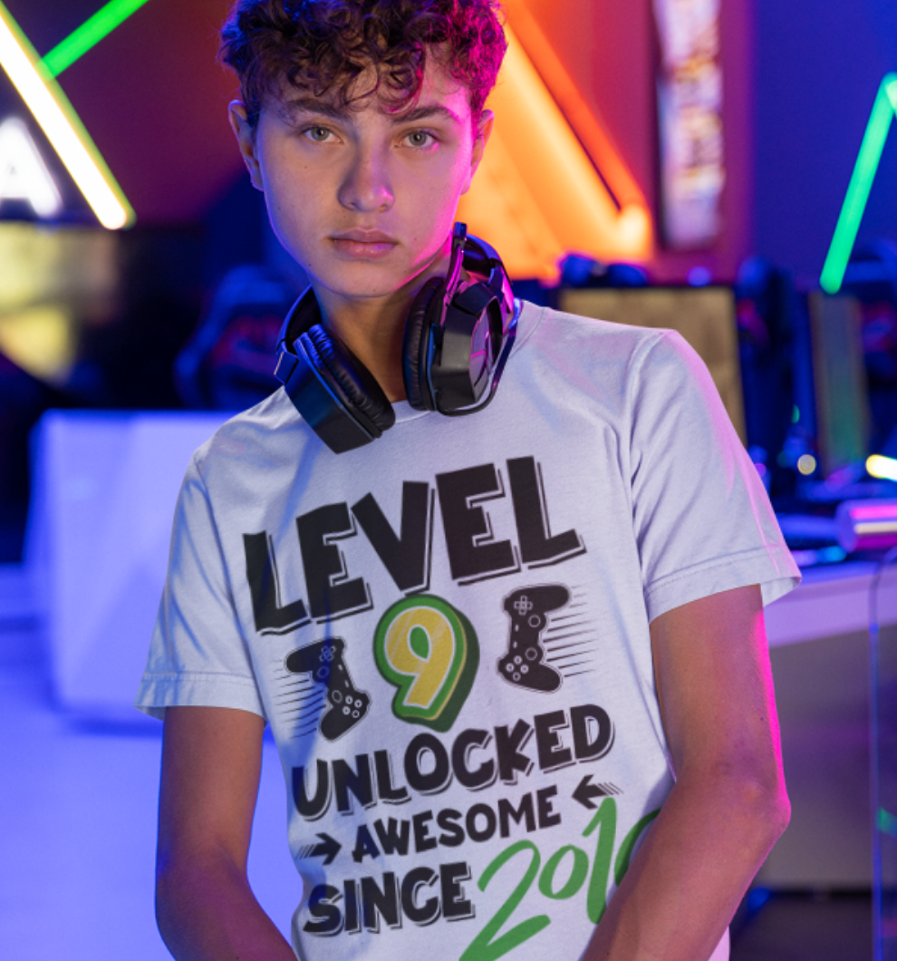 Tricou personalizat aniversar Level 10 Unlocked Awesome Since