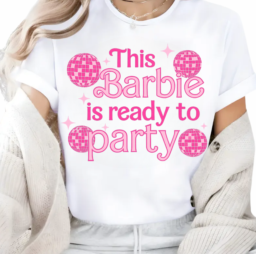 Tricou personalizat aniversar This Barbie is ready to party