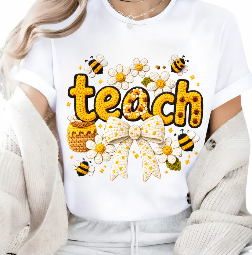 Tricou Special pentru Educatoare de albinute - un cadou cu Design Elegant Tip Brodat