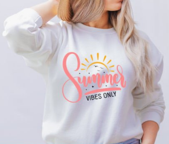 Tricouri Personalizate pentru Vara SUMMER VIBES - Esentiale in Bagajul Tau de Vacanta ❤️ E-Cadou.com
